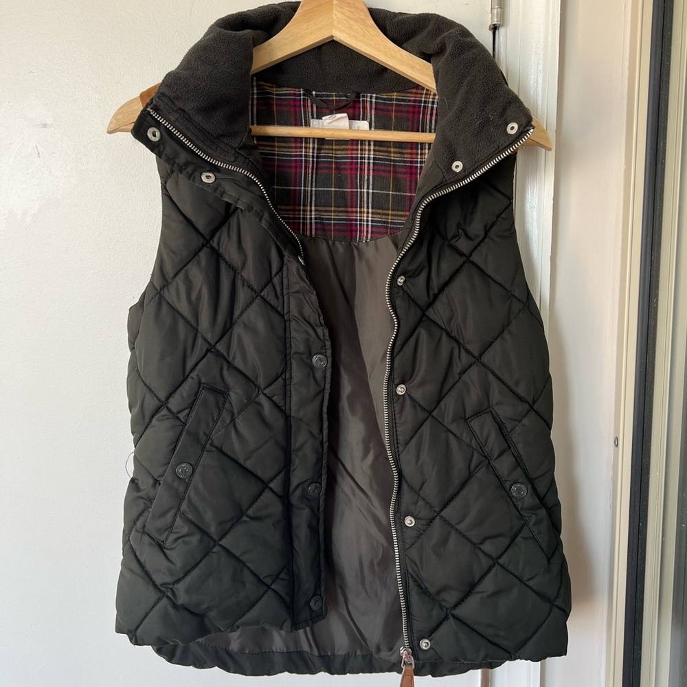 H&M dark hunter green vest